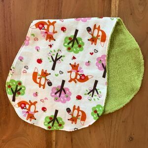 🦊 Handcrafted Reversible Burp Cloth
